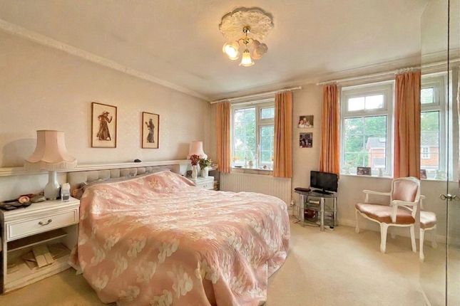 3 Kenilworth Close, Crewe photo 3