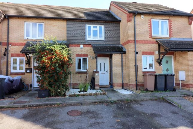 Thumbnail Terraced house to rent in Lorimer Close, Luton, Bedfordshire