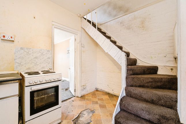4, Broadway, Rainham photo 4