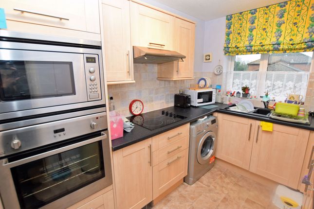 11, Windmill Court, Alton photo 4
