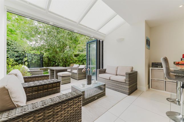 9, Apsley Walk, Richings Park Iver photo 4