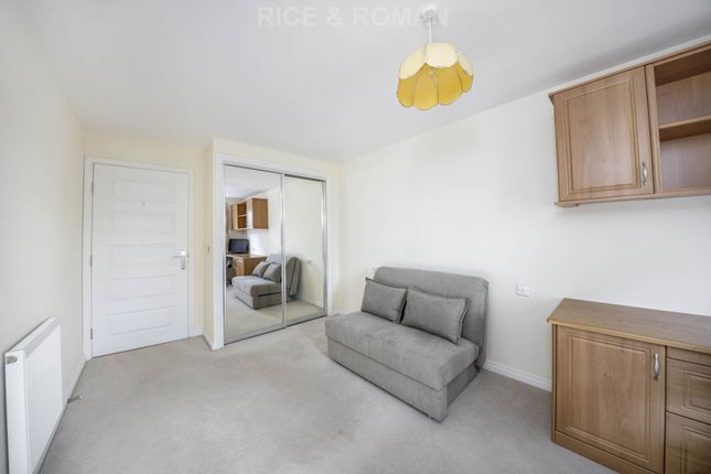 Flat for sale in Park Lane, Camberley