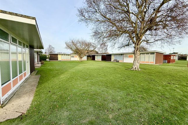 17, Broadside Chalet Park, Stalham photo 3