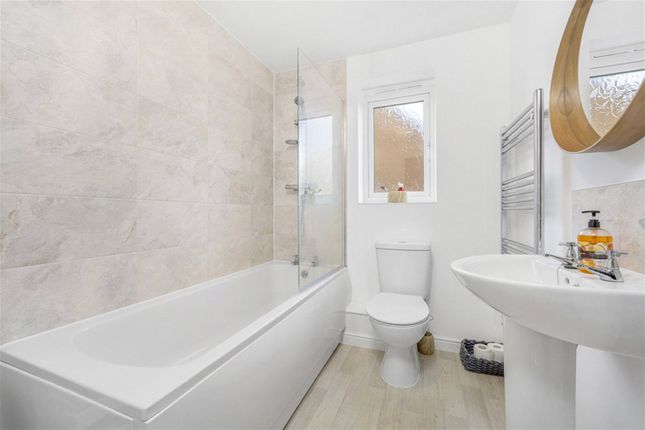 14, Hawthorn Close, Boston photo 5