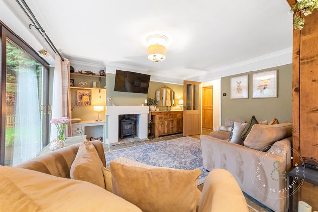 1 Forest Cottage, Castle Road, Cardiff photo 3