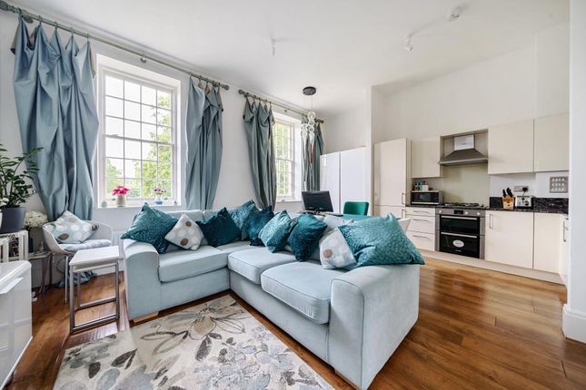 Flat for sale in Epsom, Surrey