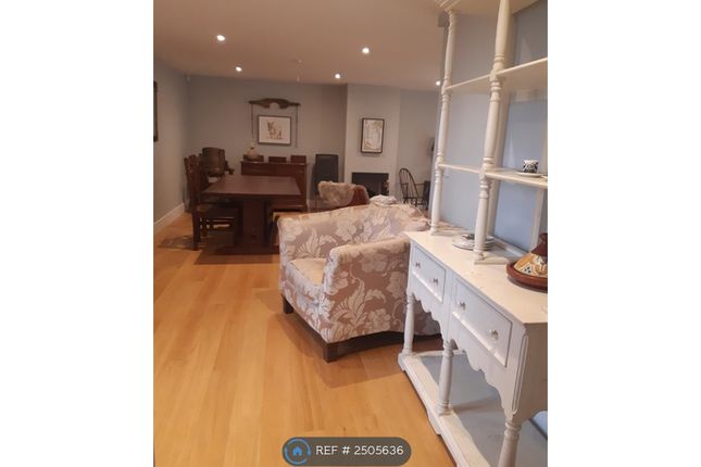 You'll Find Homely, Traditional Decor