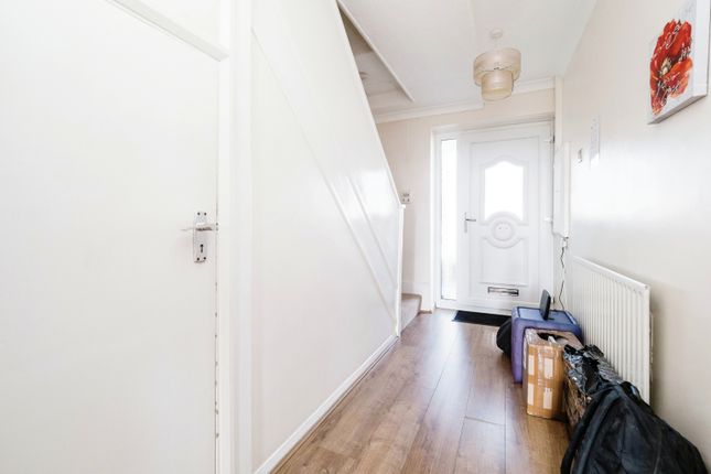 Maisonette for sale in Whitchurch Road, Romford