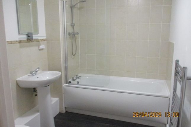 Apt 48, Ladywell Point, Salford photo 3