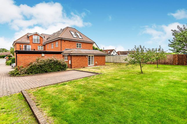 Homes to Let in Woodley, Berkshire Rent Property in Woodley