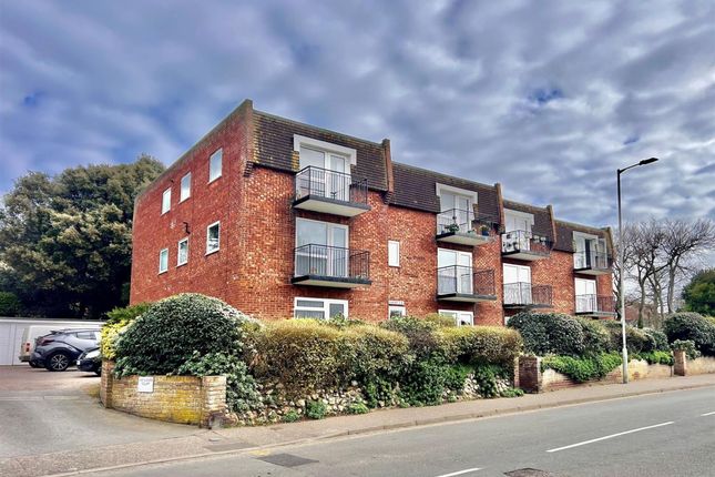 3 Weylands Court Overstrand Road, Cromer photo 2