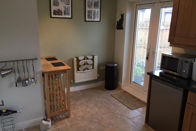 1, Windhill Rise, Barnsley photo 4