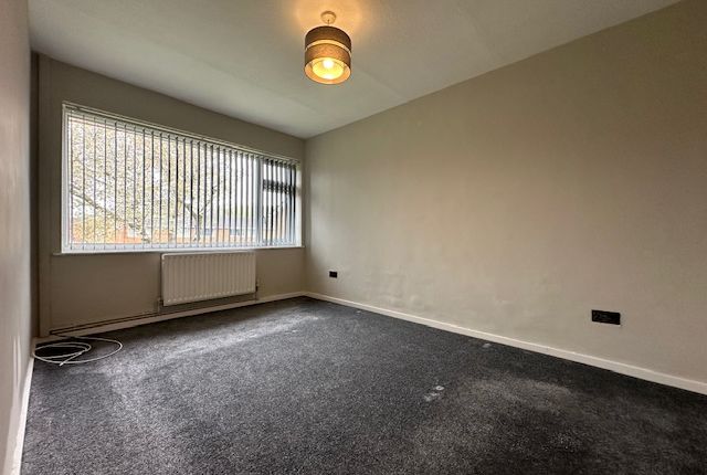 Maisonette to rent in Nethercote Gardens, Solihull