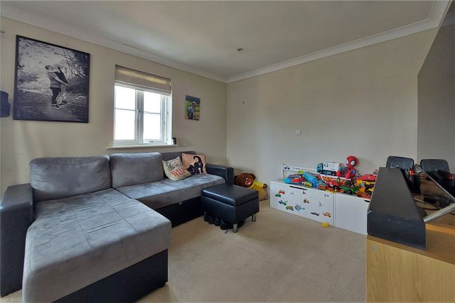 24, Trafalgar Court, Cobham photo 3