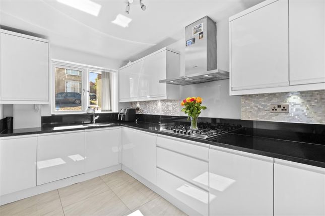 27, Ogilvie Road, High Wycombe photo 4
