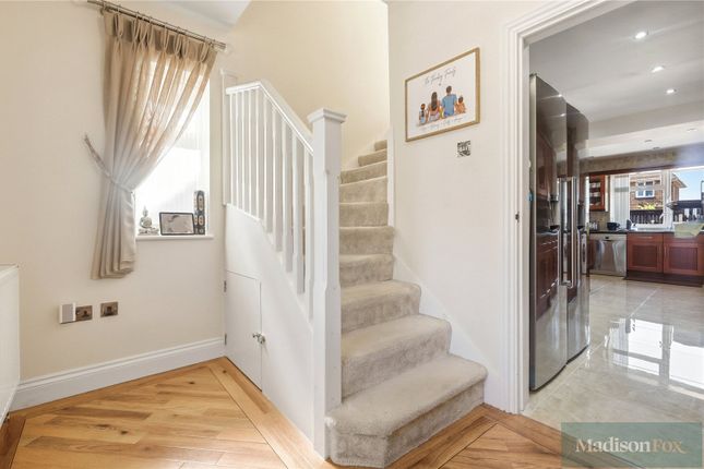 130, Leyswood Drive, Ilford photo 4