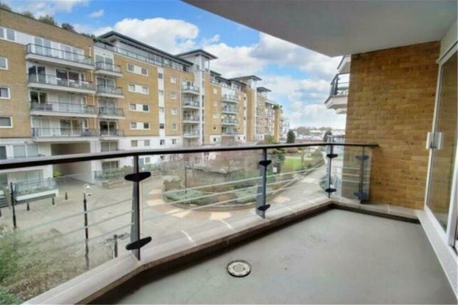 Thumbnail Flat to rent in Smugglers Way, London