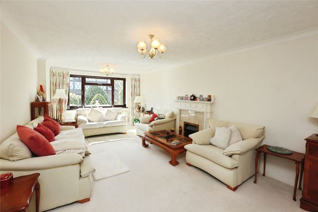 32, Veryan, Hampshire photo 4
