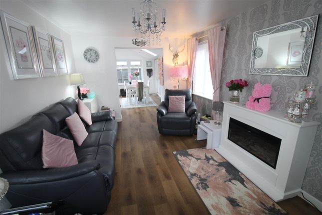 8, Bensey Rise, Bolton photo 2