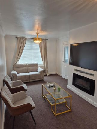 Dacre Close, Middleton photo 3