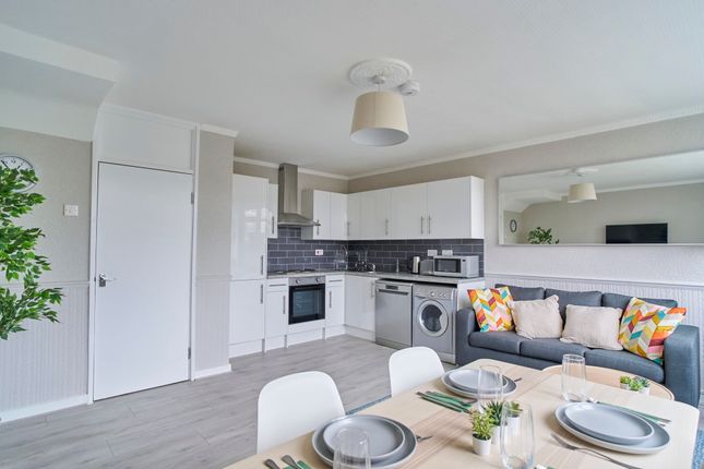 Weymouth Terrace, London photo 4