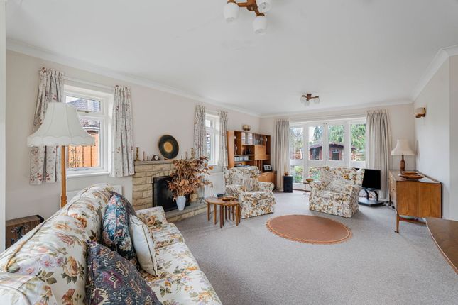 1, Childs Hall Drive, Bookham photo 2