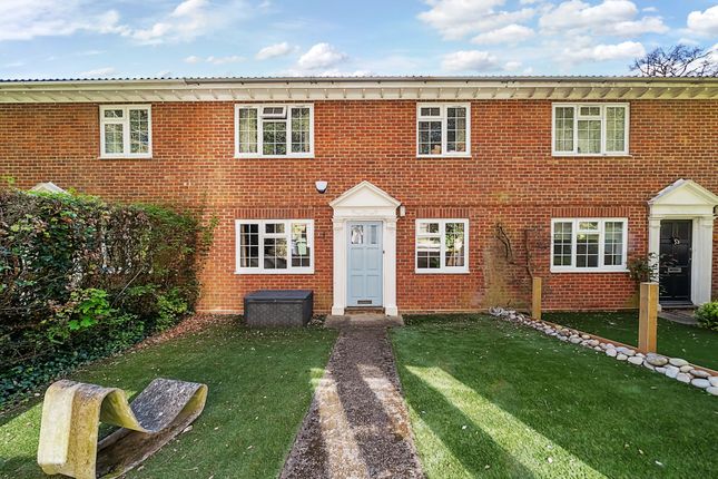 Flat for sale in Dawn Gardens, Winchester, Hampshire