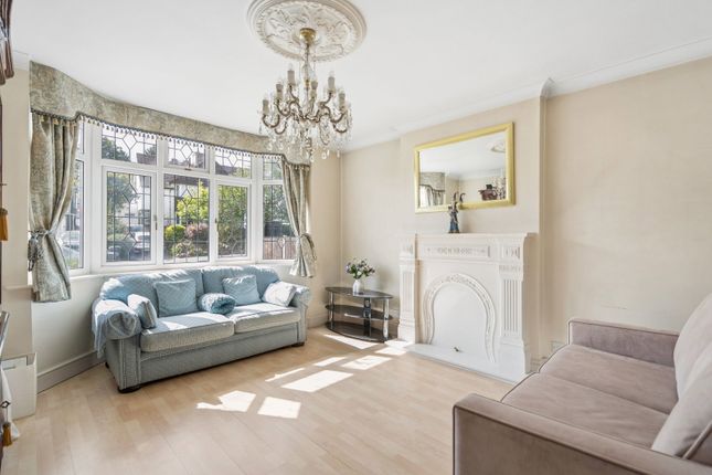 141, Oaklands Avenue, Watford photo 4