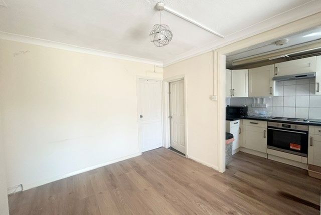 19, Romford photo 2