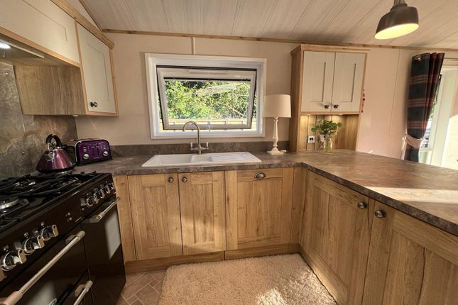 281, Avon View, Sandyballs, Fordingbridge photo 4