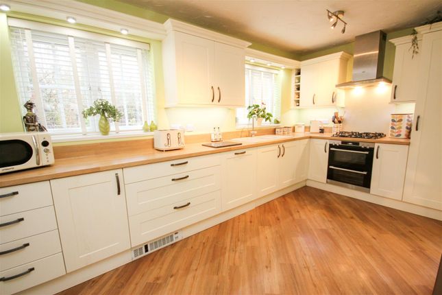 2, Calvert Close, Wellingborough photo 4