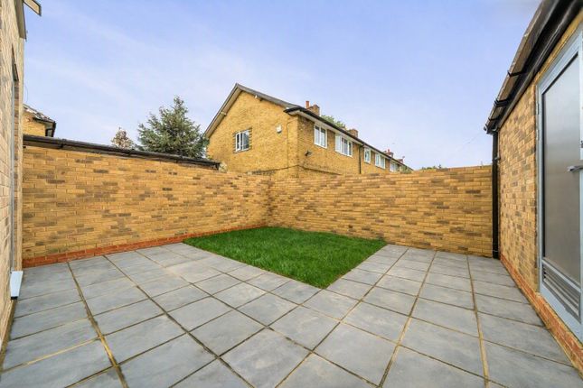 47b St. Norbert Road, London, Greater London photo 4