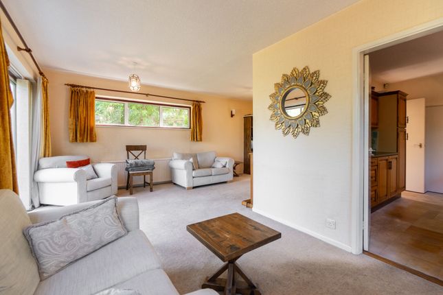 28, Briar Walk, Leicester photo 4