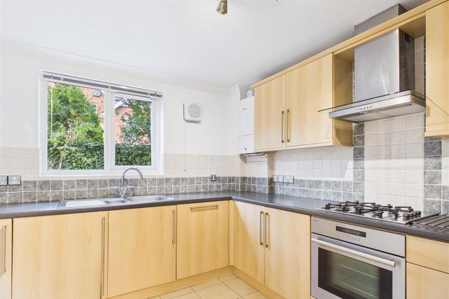 Rowe Court, Cheltenham photo 3