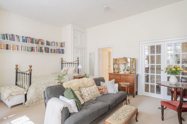 Basement Front Floor, 12a, Cavendish Place, Somerset photo 3
