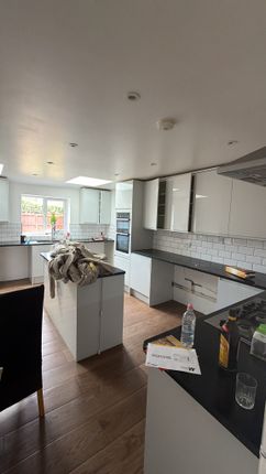 Stoneleigh Close, Luton photo 4