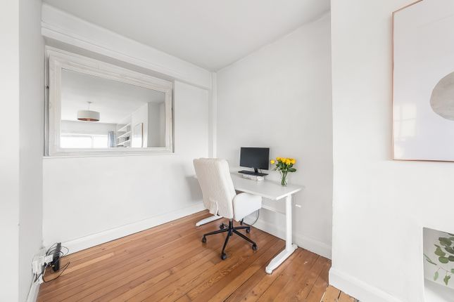 24 Brookstone Court, Peckham Rye, London photo 4
