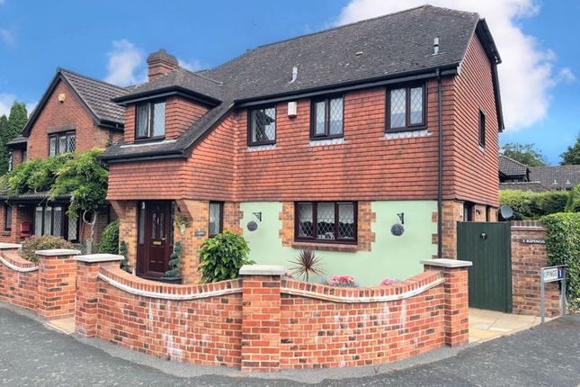 Thumbnail Detached house for sale in Kipings, Tadworth