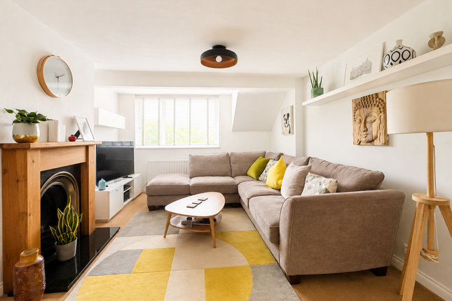 158, Whitton Dene, Isleworth photo 4