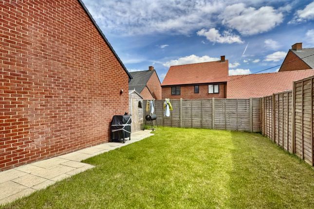 Detached house to rent in Meadow View, Kingsnorth, Ashford