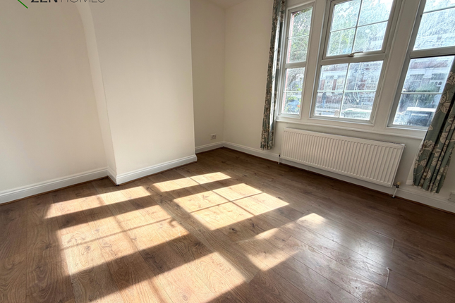 96 Lordship Lane, London photo 3