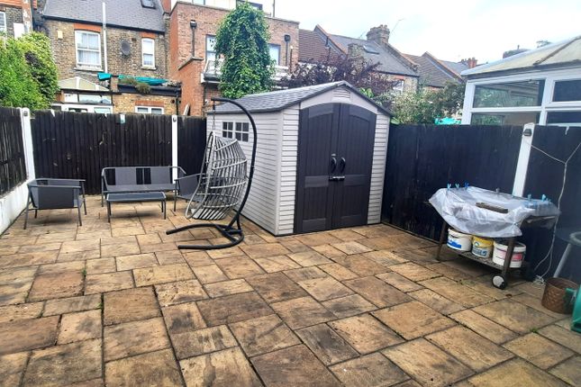 125, Wargrave Avenue, London photo 2