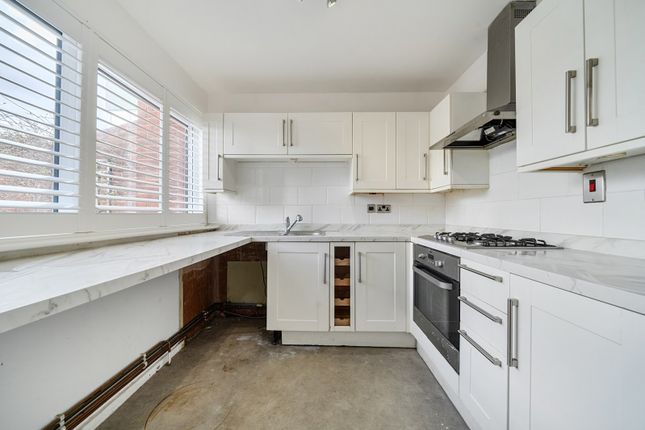 Flat 4, Links View, 6, Cleanthus Close, London photo 4