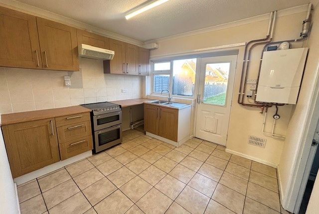 21, Retreat Estate, DOWNHAM MARKET photo 3