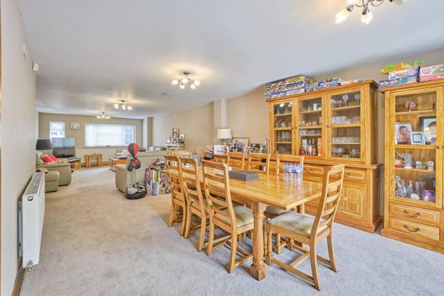 82, Pear Tree Road, Birmingham photo 4