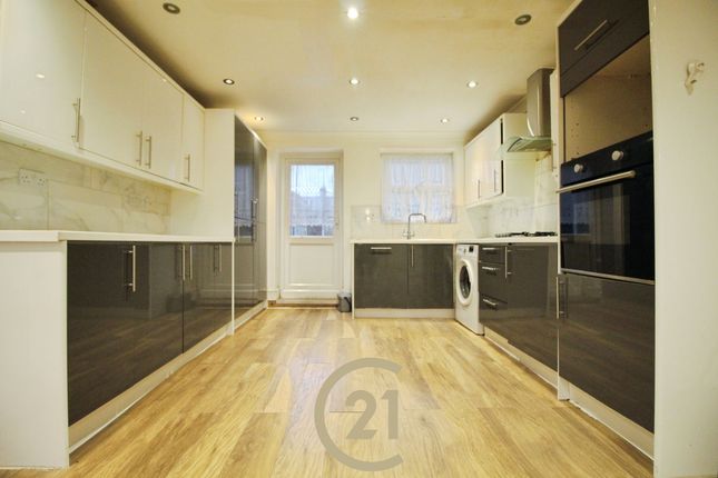 29 Belton Road, London photo 4