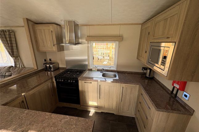23 Lakeside, Finlake,, Chudleigh, Devon photo 3