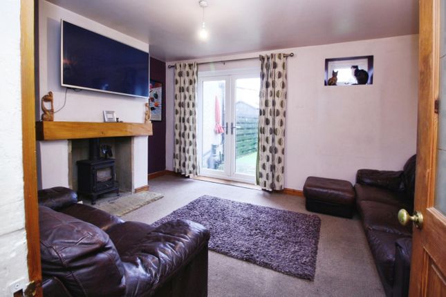 Thumbnail Terraced house for sale in Queens Road, Bingley