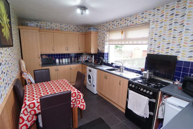 51, Farm Hill Road, Bradford photo 4