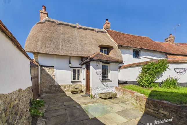 2-bed house on Greenside Cottage, Aylesbury, £350,000